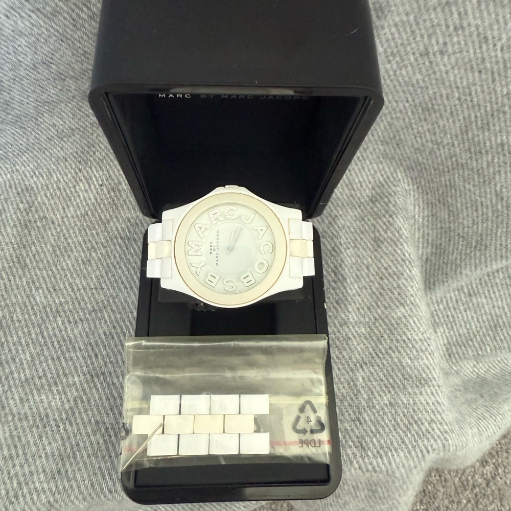 Marc By Marc Jacobs Silver White